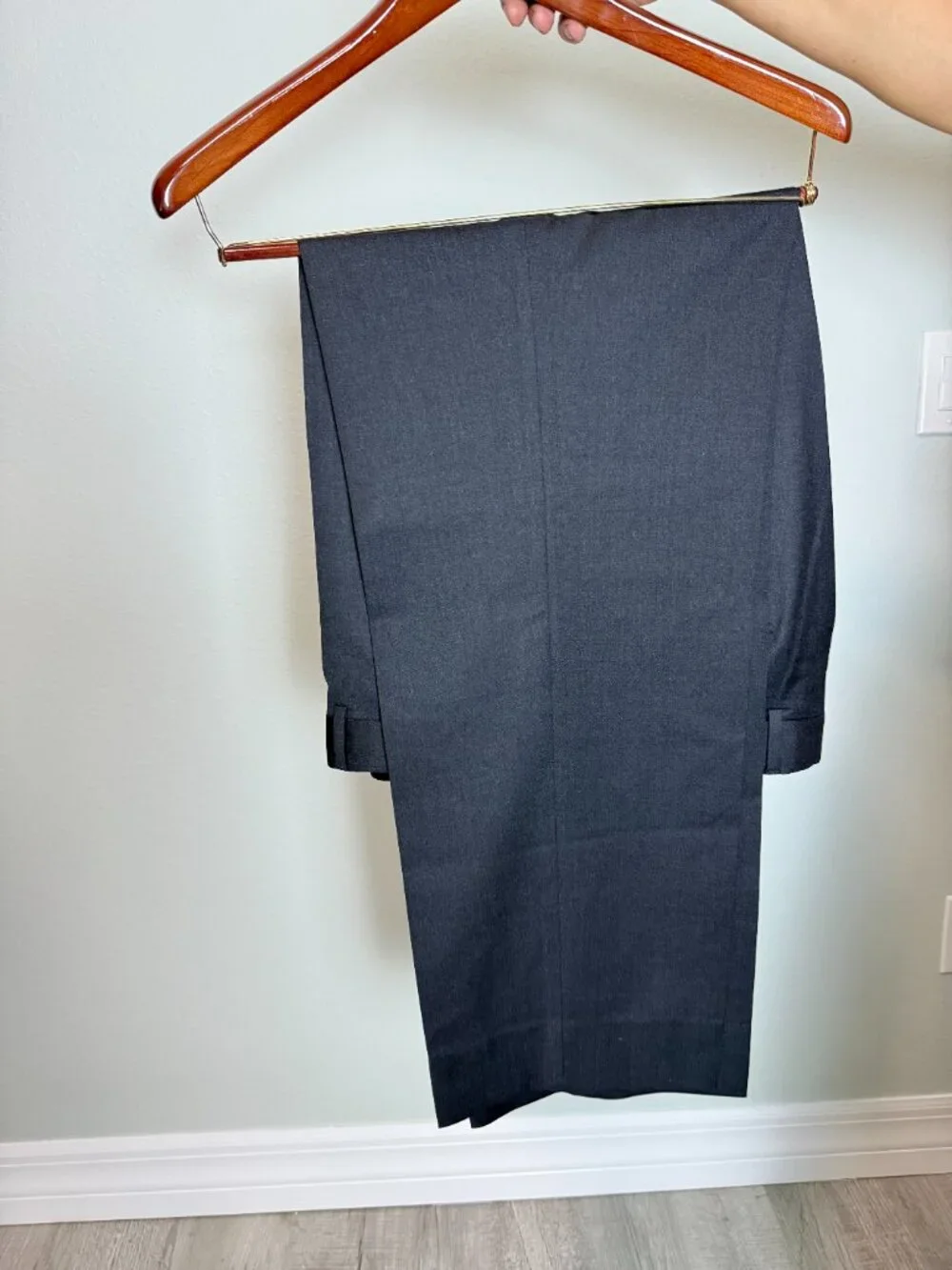 Hugo Boss Men's Suit, 44R, Charcoal Gray, Super 100s